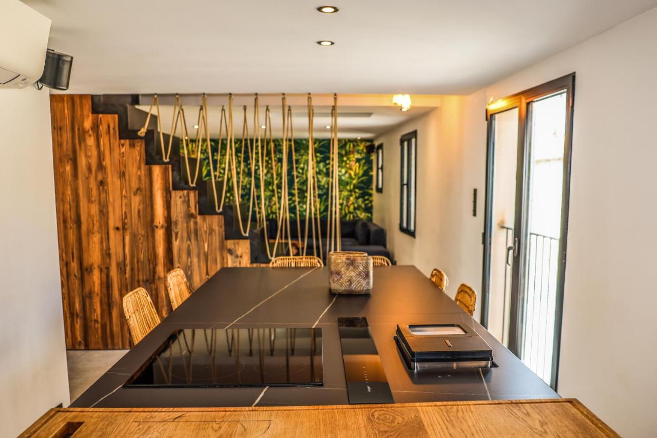 Apartamento Casa Jungle ! Superb Duplex Apartment, Place Des Lices ! *